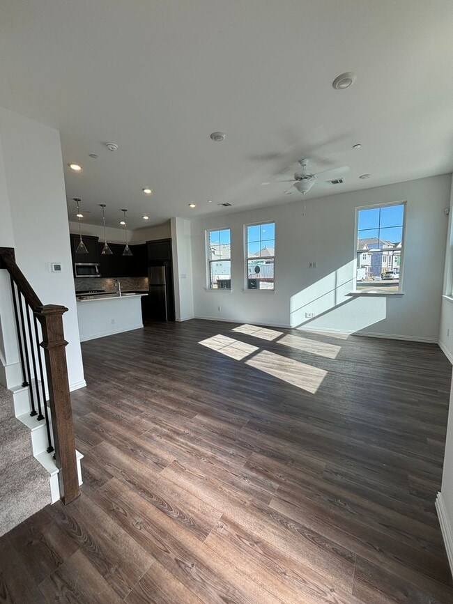 Photo - 4500 Ward St