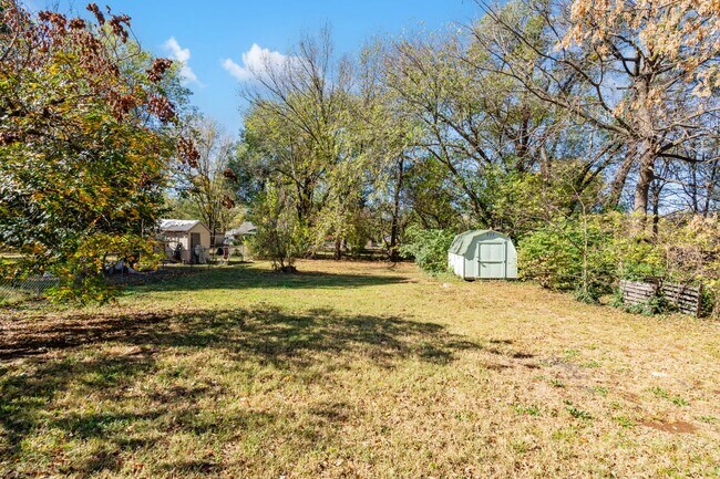 Photo - 1621 N Hillcrest Ave