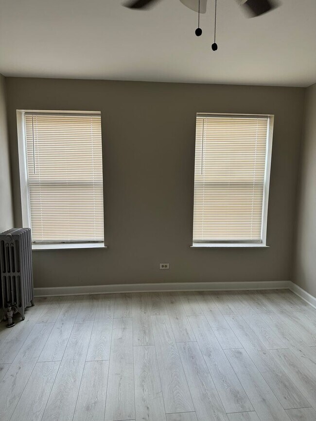 Photo - Large studio east of Chicago River Unidad 207