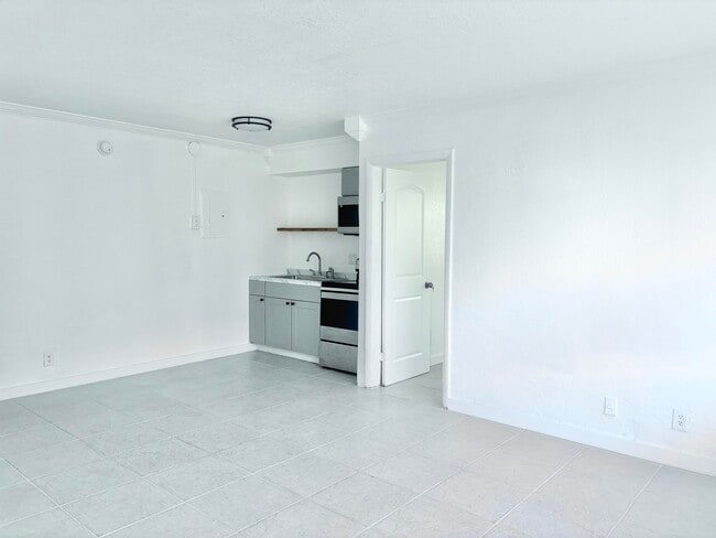 Photo - 531 C St Unit 1