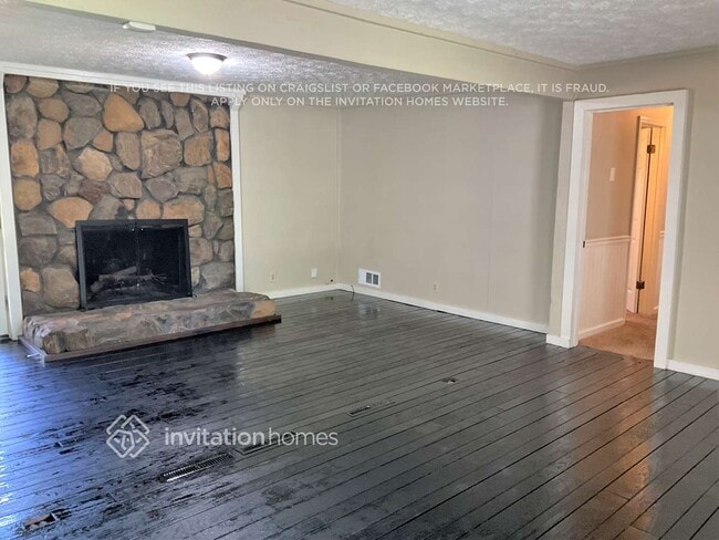 Photo - 2395 Springdale Dr