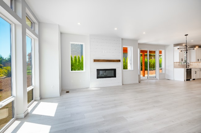 Photo - 5538 Salish Rd