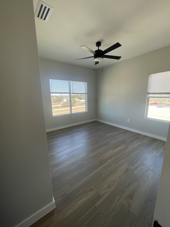 Photo - Kona Apartments