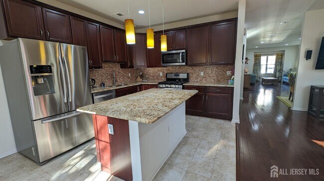 Photo - 2 Masters Blvd