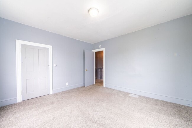 Photo - 351 N Laurel St Unit Apt B