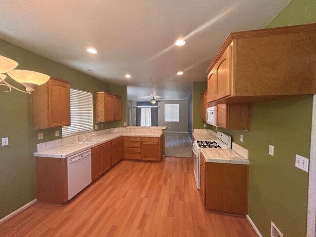 Photo - Open and spacious in Lemoore