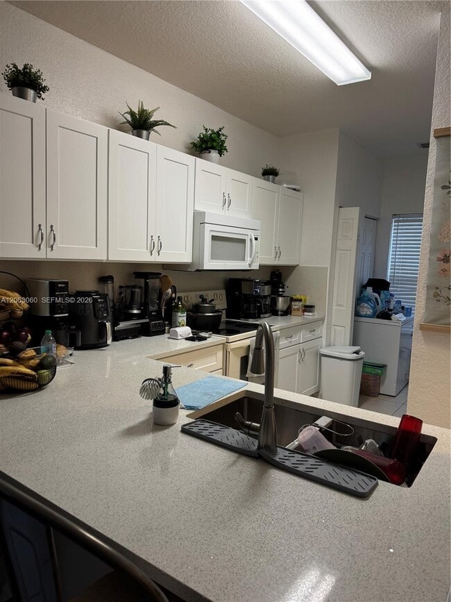 Photo - 4917 SW 140th Terrace Unit 9