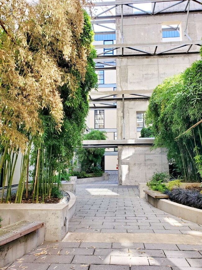 Photo - 1400 NW Irving St Unidad #328