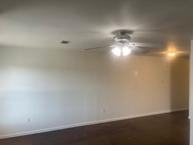 Photo - 3 Bed 2 Bath Duplex