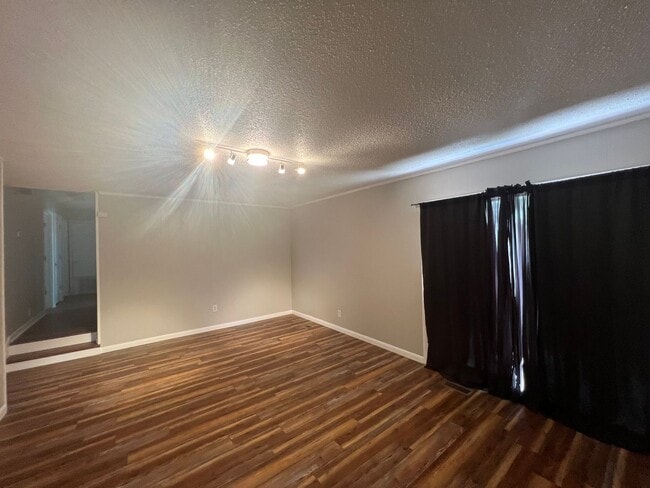 Photo - 890 Bedrock Dr