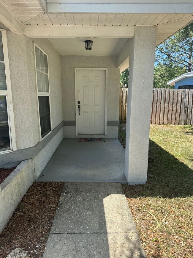 V5- Home in Lakes of Pine Run with Fenced ... - V5- Home in Lakes of Pine Run with Fenced ...