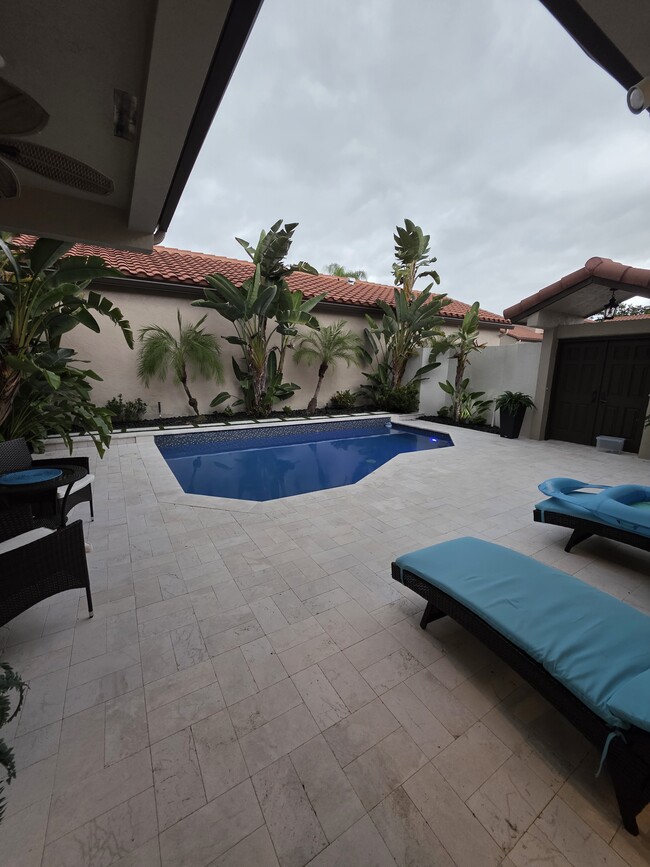 Photo - 23164 Via Stel