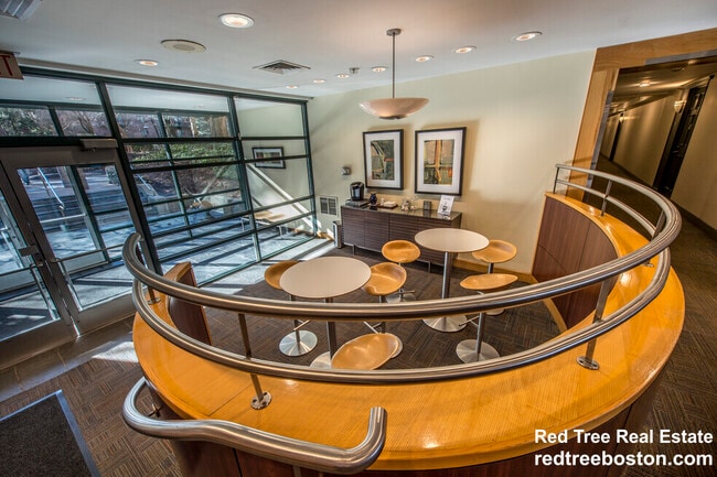 185 Freeman St Unit 638