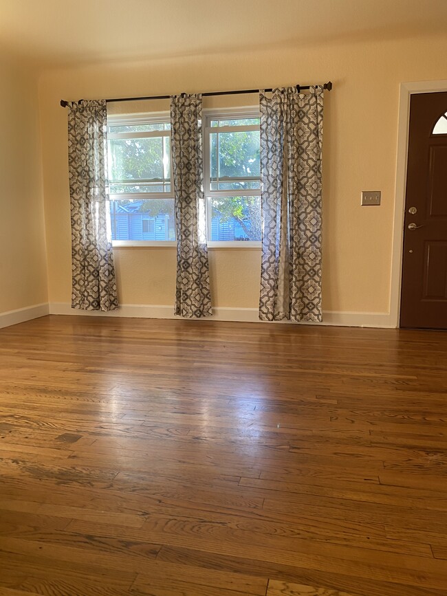 Photo - 5110 Clay St