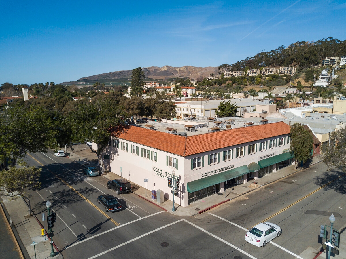 87 S Oak 2 - 79-97 S Oak St