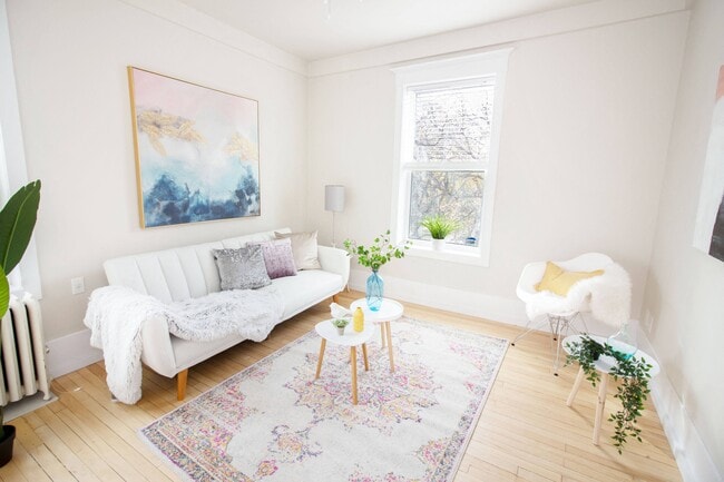 Building Photo - 277 Arbuthnot Apartment