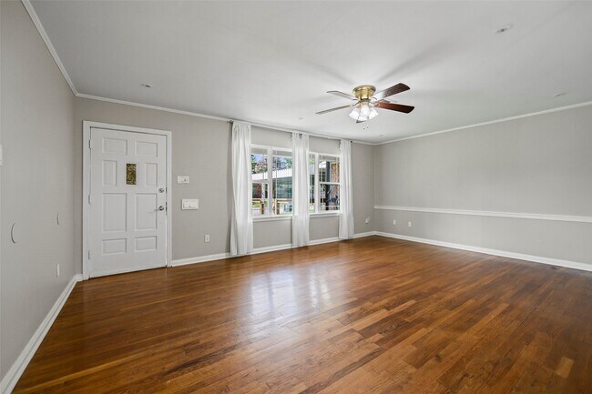 Photo - 617 Graceland St