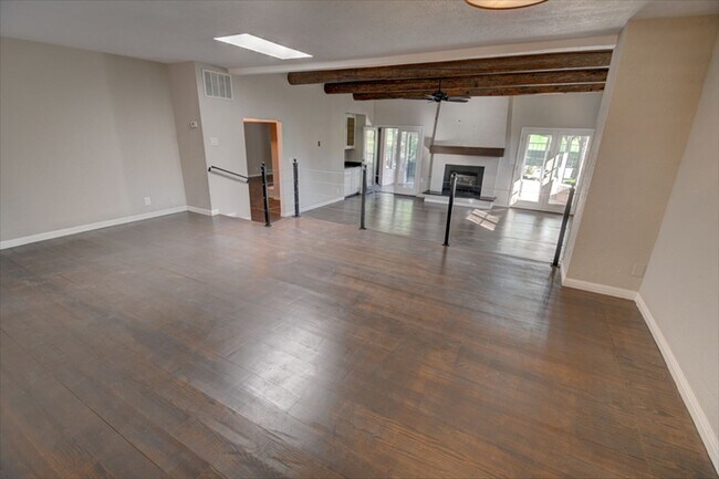 9651 Village Green Dr NE