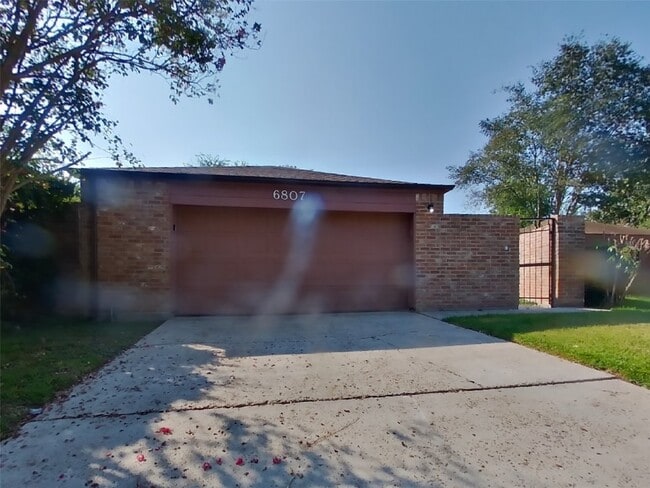 Building Photo - 6807 Enns Ln Rental