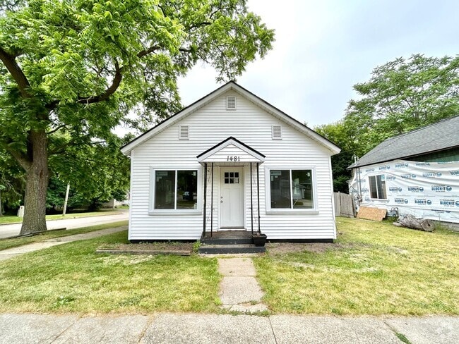 Building Photo - Three Bedroom Home in Muskegon