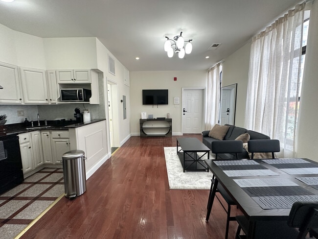 Building Photo - 207 N 11th St Unit 302