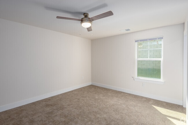 3BR, 2BA - 1,318SF - Primary Bedroom