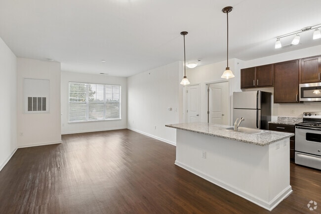 1BR, 1BA - 820SF - Dining and Living Area