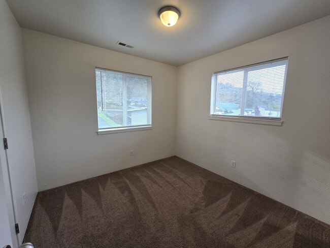 Photo - 1914 SE Douglas Ave