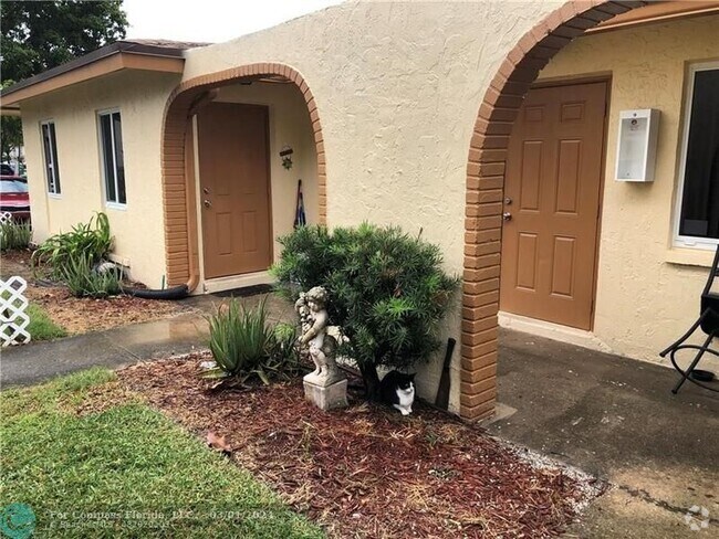 Building Photo - 1790-1796 NW 52nd Ave Rental