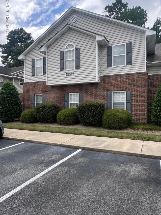 Building Photo - 2221 Locksley Woods Dr Unit C Rental