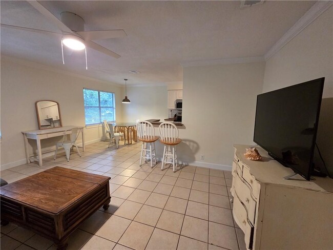 Photo - 800 Mallery St Unidad B 10