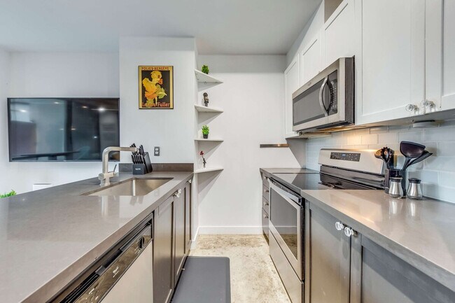 Photo - 25 Gore Vale Ave Unit ID1054296P