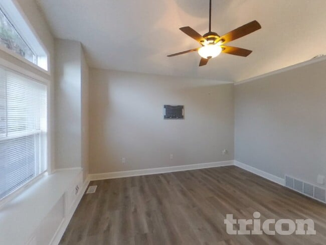 Photo - 3460 Cedarhurst Way