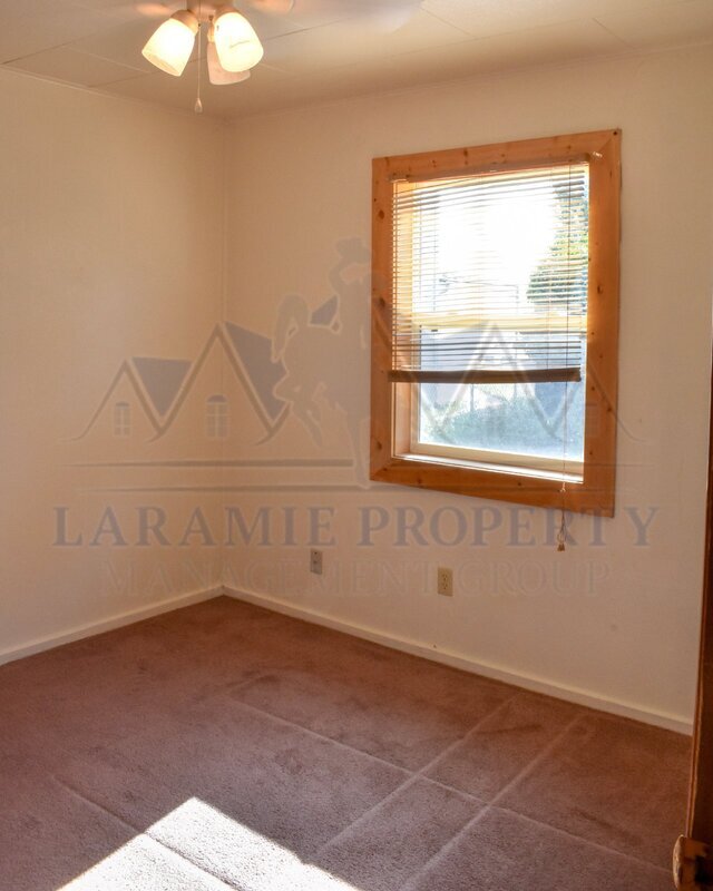 Photo - 1270 N 6th St