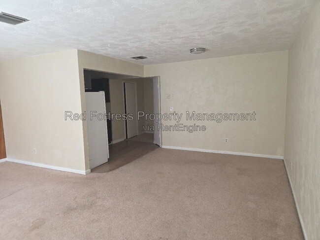 Photo - 718 Karlov St