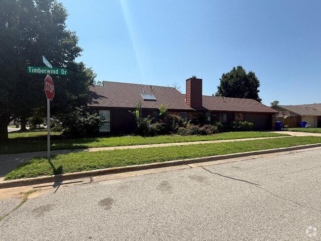 Building Photo - 3 Bed 2 Bath Home For Lease August 1!