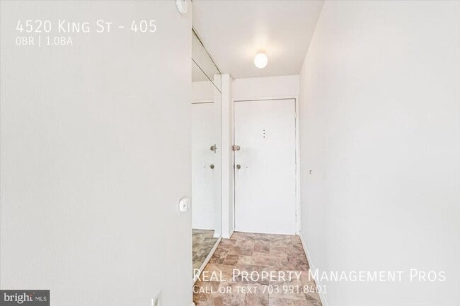 Photo - 4520 King St Unidad 405