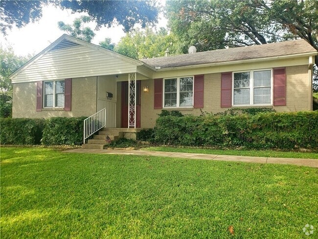 Building Photo - 585 Classen Dr Rental