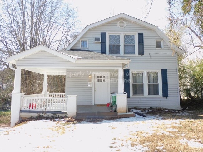 Building Photo - 810 Brent St SW