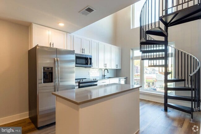 Building Photo - 3965 Lancaster Ave Unit 303 Rental