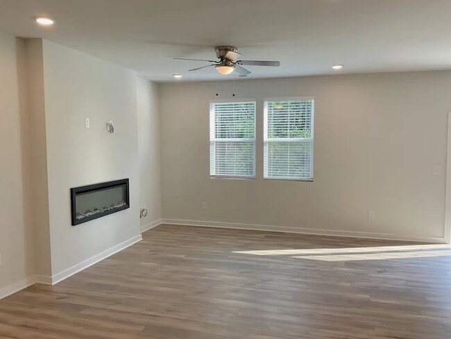 Building Photo - 1069 Hallman Br Ln