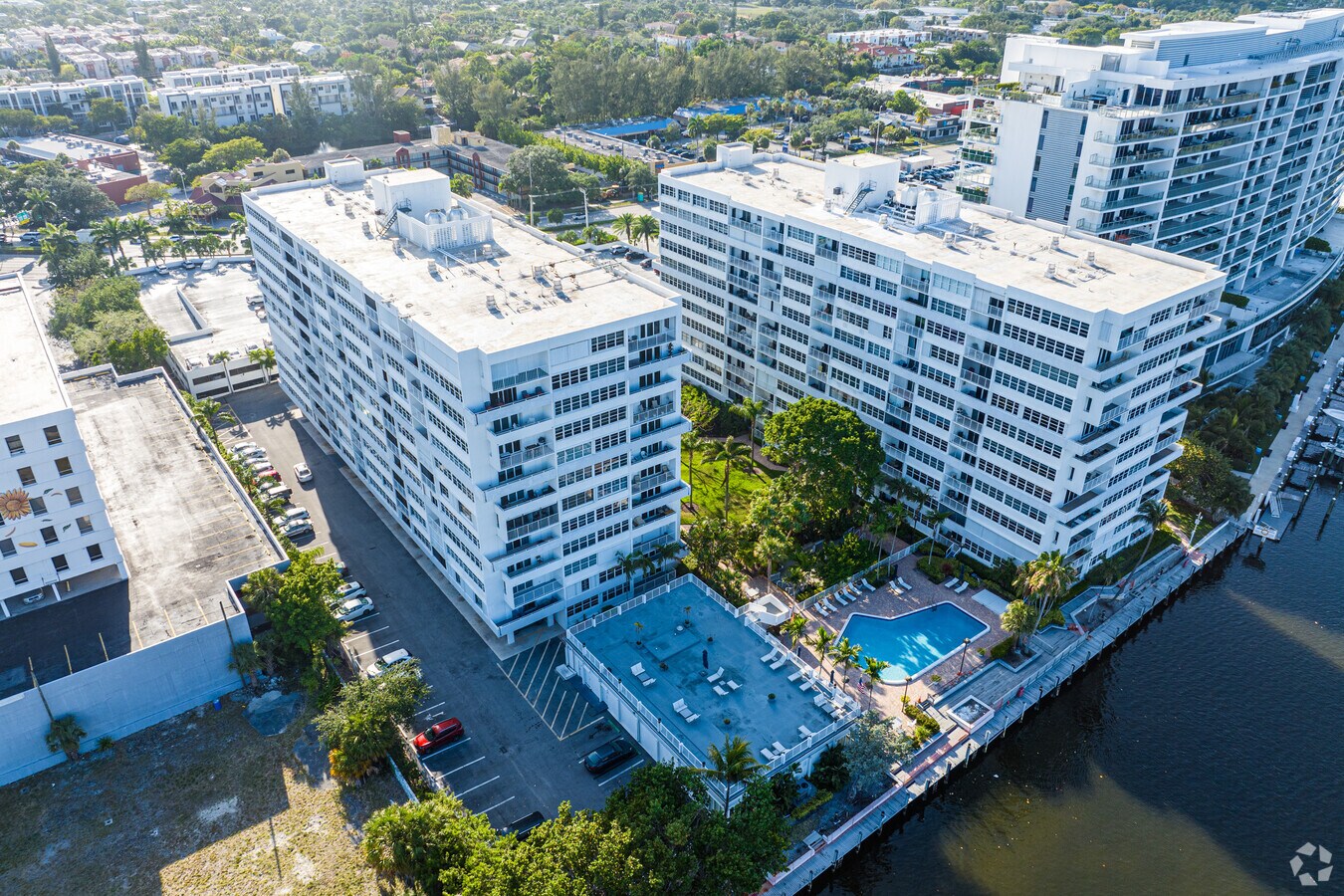 Alterno - East Point Towers