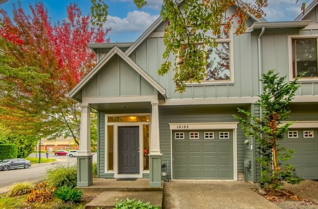 Building Photo - Beautiful Upscale End Unit Townhome with Lots of Updates! Walking Distance to Shopping & More!