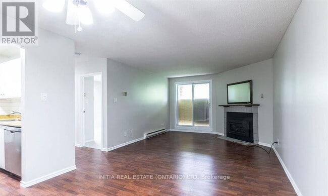 Photo - 725 Deveron Crescent Unité 317