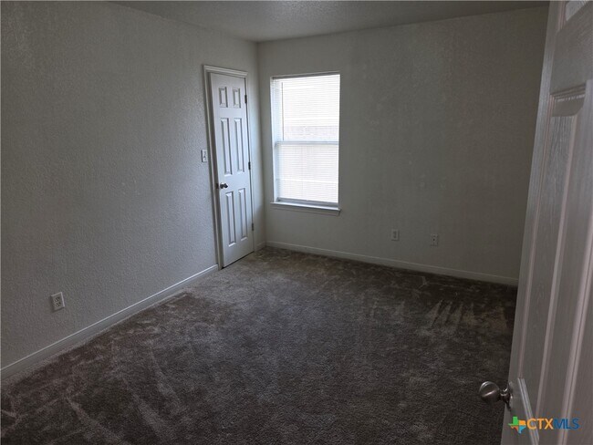 Photo - 611 Olaf Dr