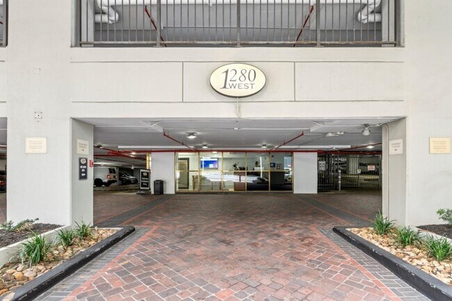 Building Photo - 1280 W Peachtree St NW Unit 1002 Rental