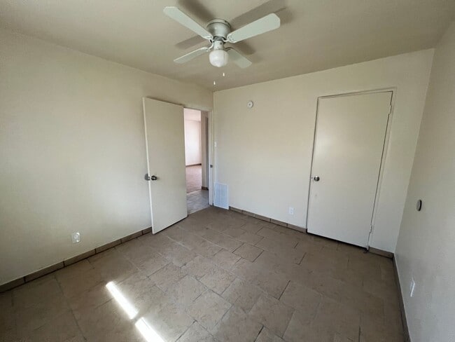 Photo - 540 Cardenas Dr SE Unidad B