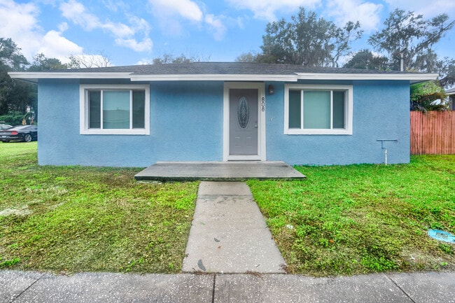 Building Photo - 808 S Charleston Ave