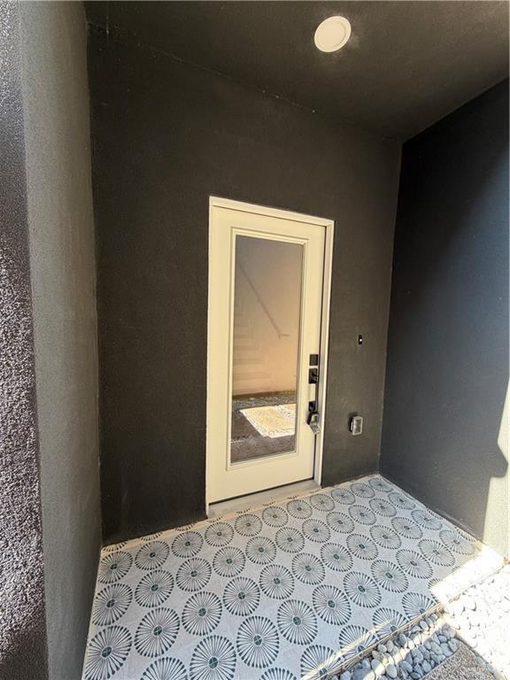 Photo - 16 Warbler Ave