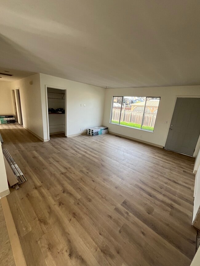 Photo - 750 Powell St